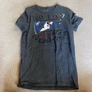 American Eagle - Men’s Grey Tee